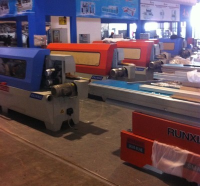 供應(yīng)半自動(dòng)直線封邊機(jī) 高速電機(jī)驅(qū)動(dòng)的木材加工機(jī)械